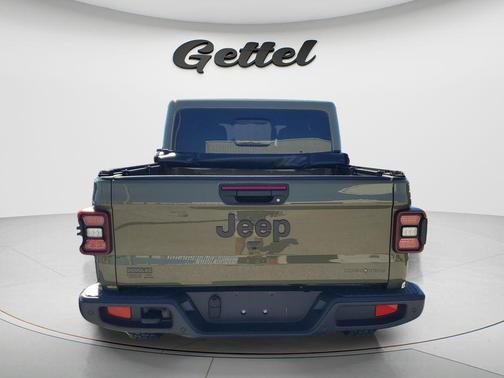 41 2025 Jeep Gladiator High Tide