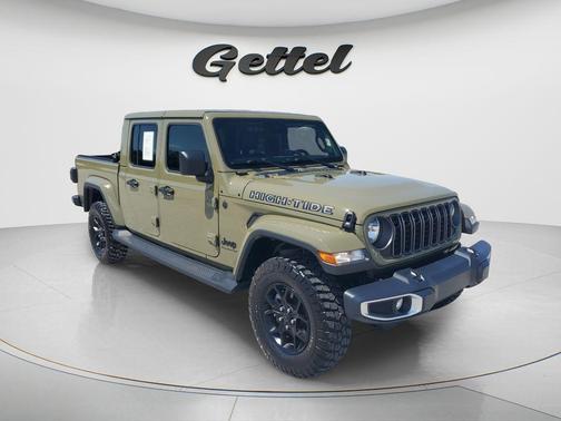 41 2025 Jeep Gladiator High Tide
