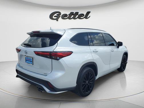 2023 Toyota Highlander XSE