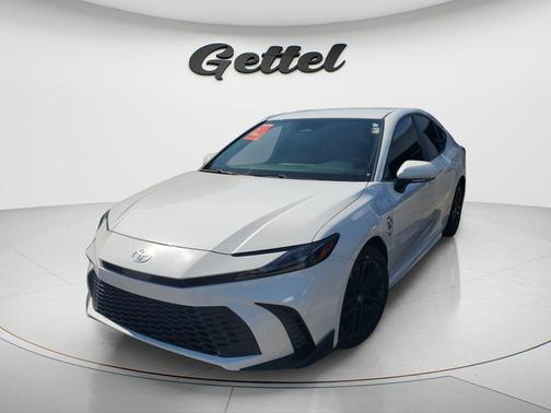 Ice Cap 2025 Toyota Camry SE