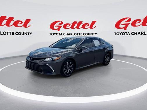 2022 Toyota Camry Hybrid XLE