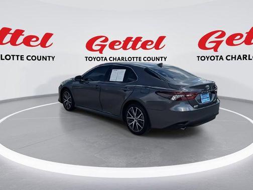 2022 Toyota Camry Hybrid XLE