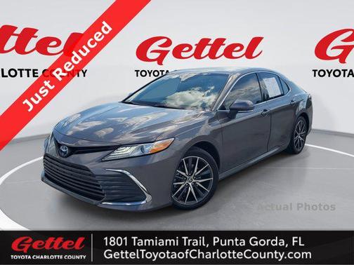 2022 Toyota Camry Hybrid XLE