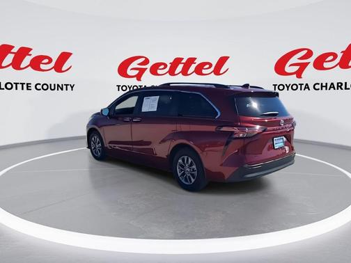 2021 Toyota Sienna XLE 8 Passenger