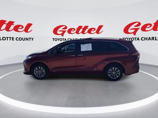 2021 Toyota Sienna XLE 8 Passenger