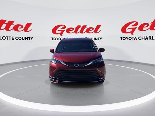 2021 Toyota Sienna XLE 8 Passenger