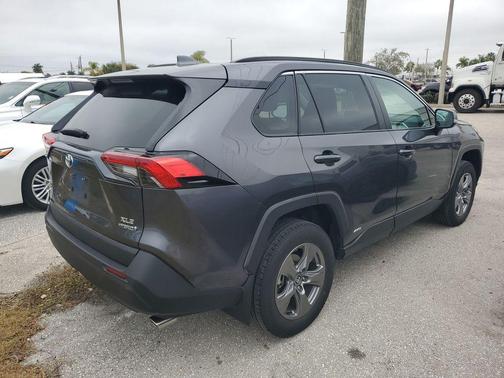 2024 Toyota RAV4 Hybrid XLE