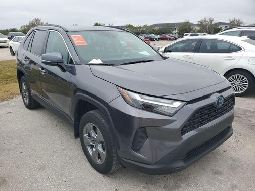 2024 Toyota RAV4 Hybrid XLE
