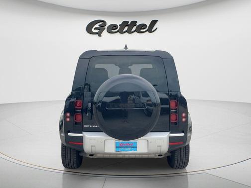 Santorini Black Metallic 2024 Land Rover Defender 110 P400 S