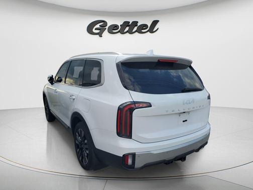 Glacial White Pearl 2023 Kia Telluride SX