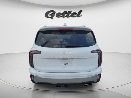 Glacial White Pearl 2023 Kia Telluride SX