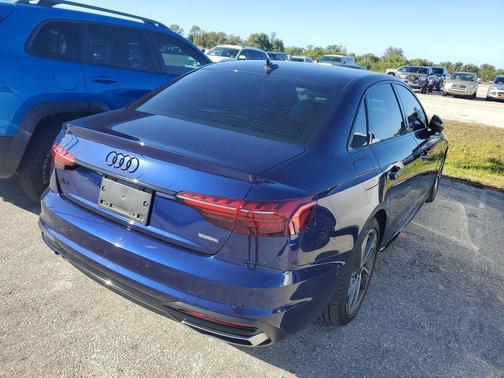 2022 Audi A4 Prestige 45 TFSI S line quattro S tronic
