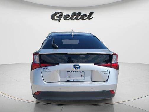 Classic Silver Metallic 2021 Toyota Prius XLE