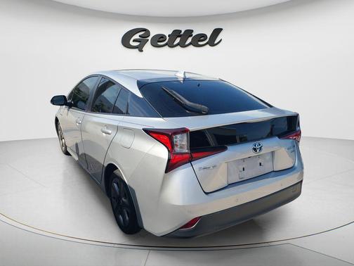 Classic Silver Metallic 2021 Toyota Prius XLE