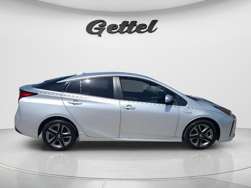 Classic Silver Metallic 2021 Toyota Prius XLE