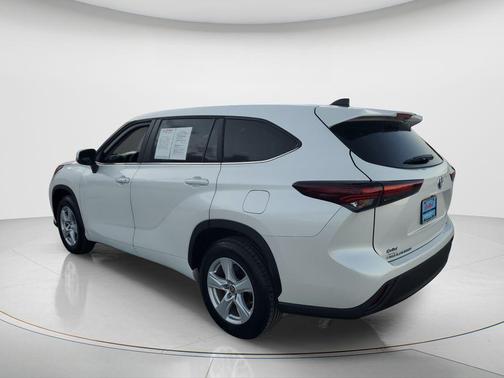 2024 Toyota Highlander Hybrid LE