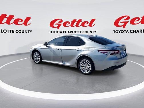 2020 Toyota Camry Hybrid XLE
