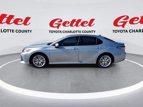 2020 Toyota Camry Hybrid XLE