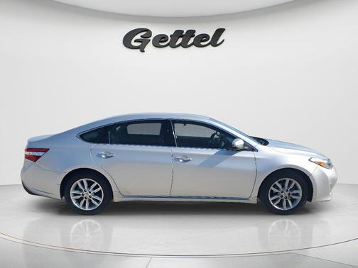Classic Silver Metallic 2014 Toyota Avalon XLE