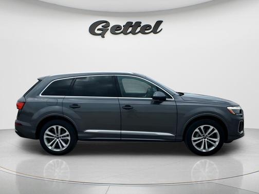 2025 Audi Q7 55 Premium Plus