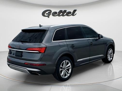 2025 Audi Q7 55 Premium Plus