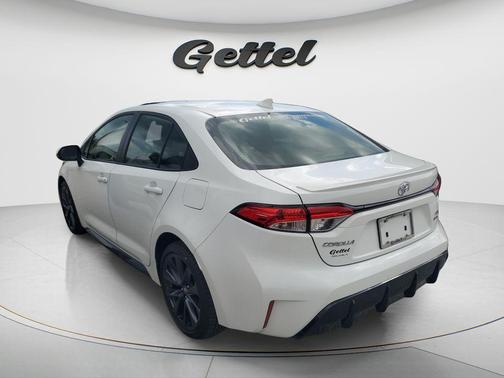 Ice Cap 2026 Toyota Corolla Hybrid SE