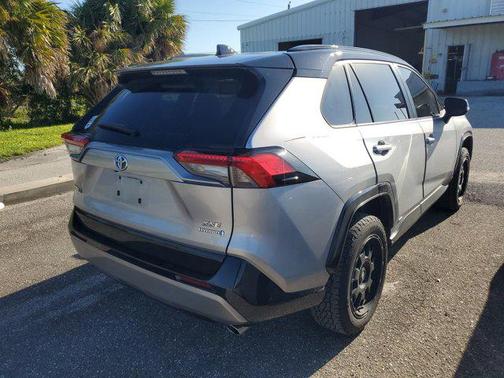 2023 Toyota RAV4 Hybrid SE