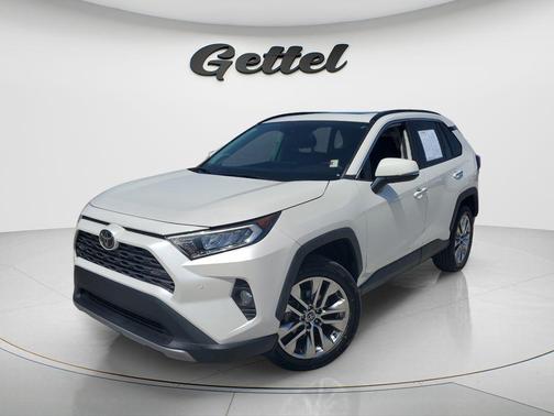 Blizzard Pearl 2021 Toyota RAV4 Limited