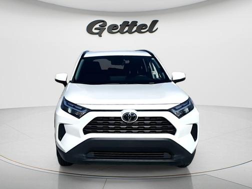 Ice Cap 2024 Toyota RAV4 XLE