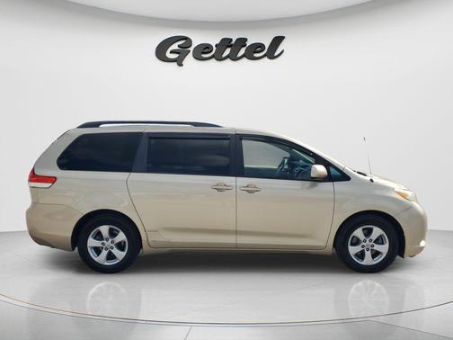 2014 Toyota Sienna LE