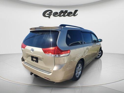 2014 Toyota Sienna LE