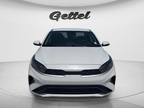 Snow White Pearl 2023 Kia Forte LXS