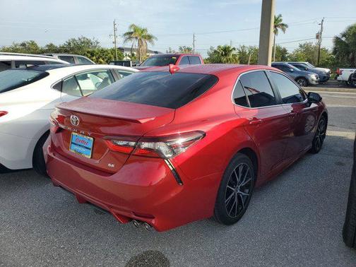 2022 Toyota Camry SE