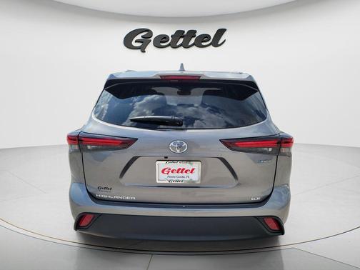 Heavy Metal 2026 Toyota Highlander Hybrid XLE