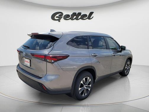 Heavy Metal 2026 Toyota Highlander Hybrid XLE