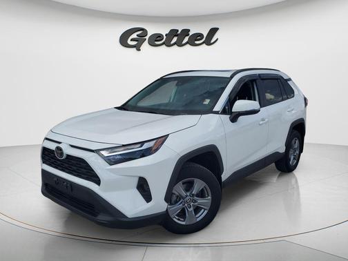 Ice Cap 2024 Toyota RAV4 XLE