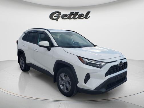 Ice Cap 2024 Toyota RAV4 XLE