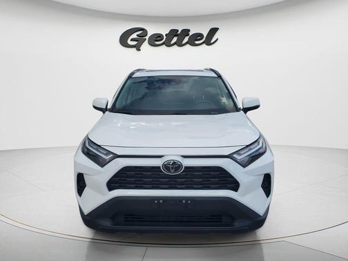 Ice Cap 2024 Toyota RAV4 XLE