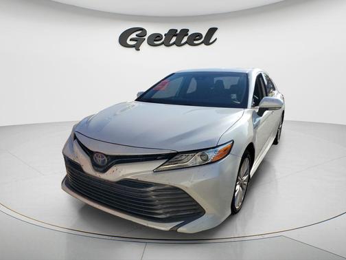 Wind Chill Pearl 2020 Toyota Camry Hybrid XLE