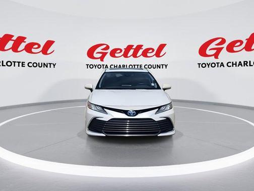 2022 Toyota Camry Hybrid XLE
