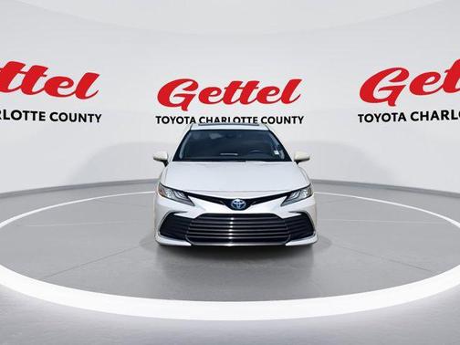 2022 Toyota Camry Hybrid XLE