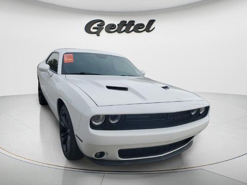 White Knuckle Clearcoat 2018 Dodge Challenger SXT