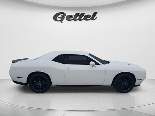 White Knuckle Clearcoat 2018 Dodge Challenger SXT