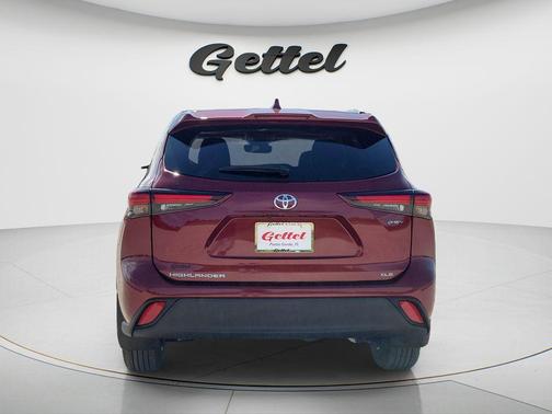 Ruby Flare Pearl 2026 Toyota Highlander Hybrid XLE