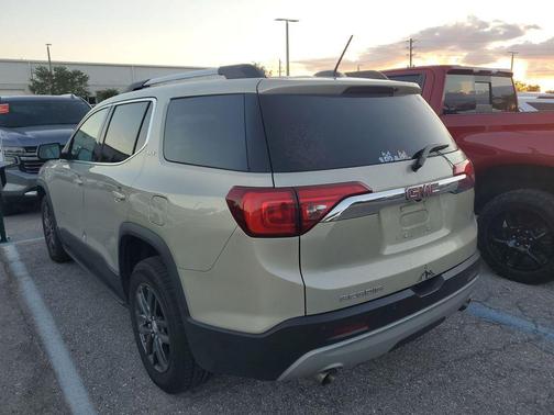 2017 GMC Acadia SLT-1