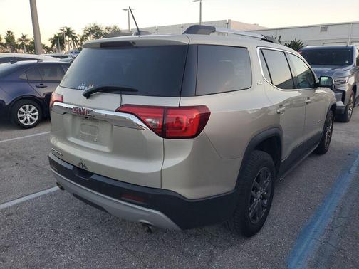 2017 GMC Acadia SLT-1