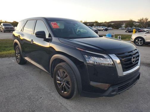 2022 Nissan Pathfinder S 2WD
