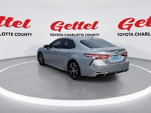 2020 Toyota Camry SE