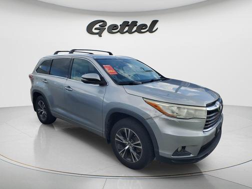 Silver Sky Metallic 2016 Toyota Highlander XLE