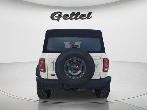 Oxford White 2024 Ford Bronco Outer Banks